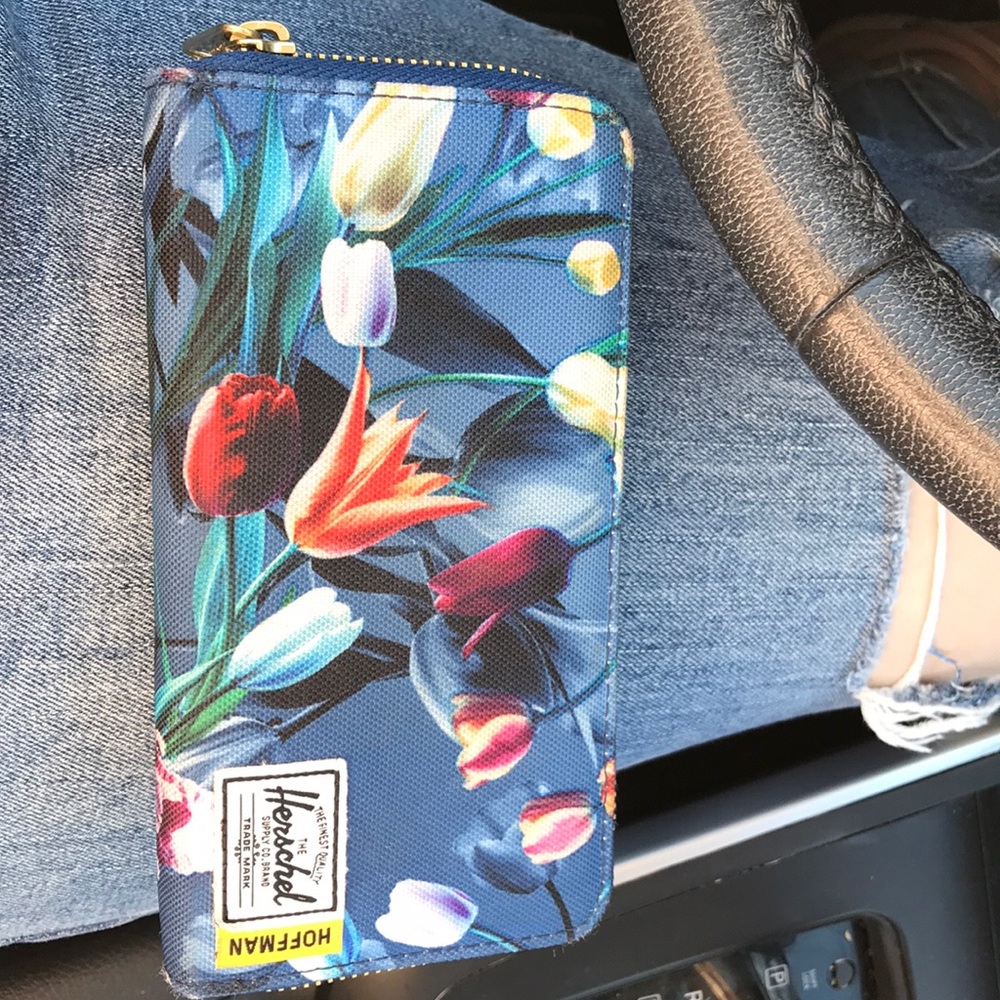 Herschel wallet